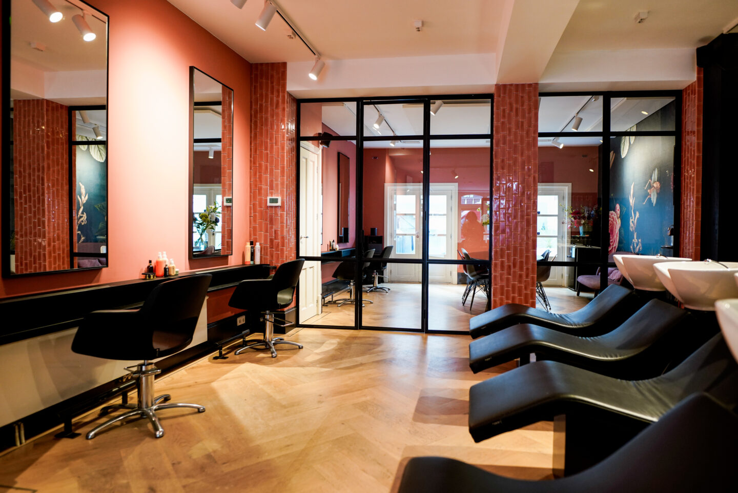 Hair salons in Amsterdam day&night Hairdressers
